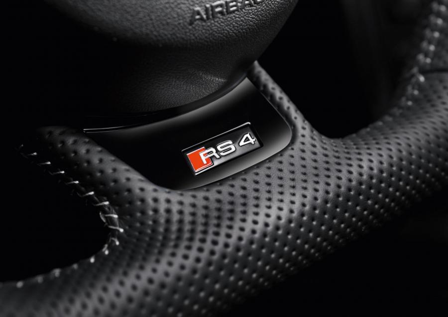 Детали интерьера Audi RS4 Avant (B8, 8K) 2012 года  (WW) (фото 80 из 114)